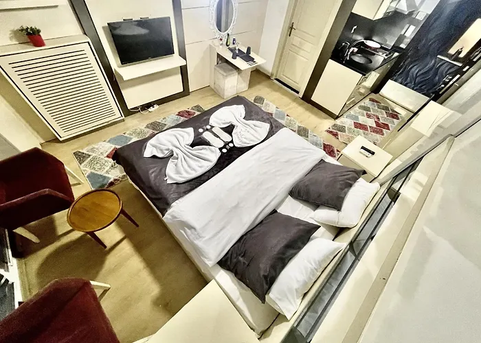 Taksim Pera Center 3*