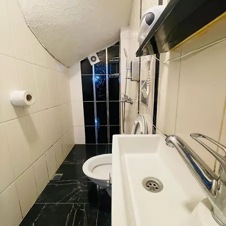 Taksim Pera Center Hotel