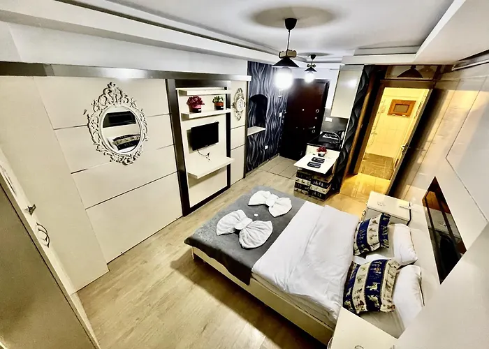 Taksim Pera Center Hotel