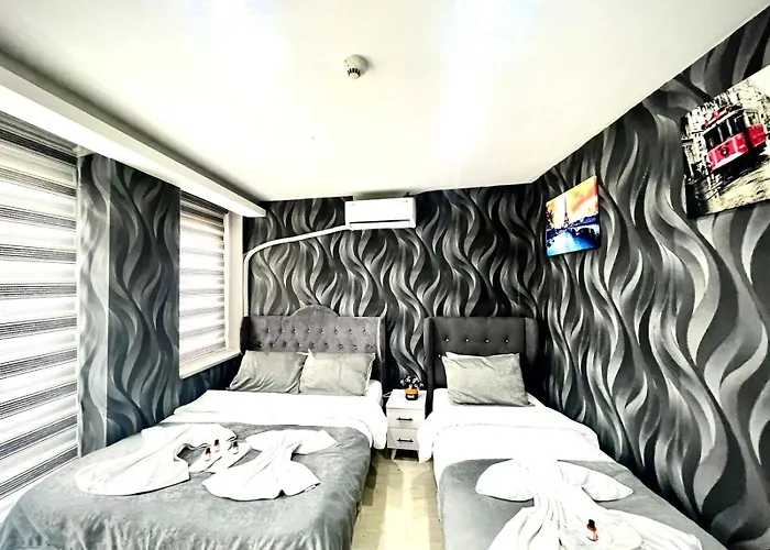 Taksim Pera Center 3*