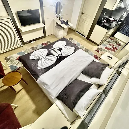 Taksim Pera Center 3*